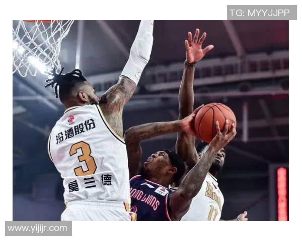 广东队与八一队的激烈对决将在1月19日上演,期待精彩瞬间与胜负悬念 广东队与八一队的激烈对决将在1月19日上演,期待精彩瞬间与胜负悬念